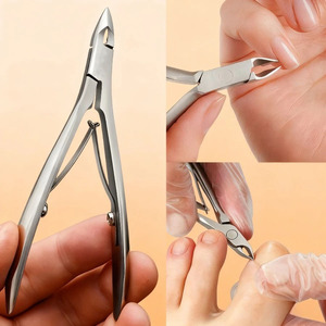 Coupe-cuticules professionnel en acier inoxydable à lame affûtée - Coupe-ongles à double ressort pour manucure et pédicure avec large ouverture de mâchoire - Product Image 2