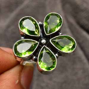 Anillo de Flor de Peridoto Hecho a Mano, Plata de Ley 925, Joyería con Piedra de Nacimiento, Gema Verde Natural, Anillo para Mujer, Regalo - Product Image 2