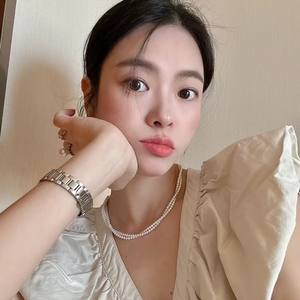 Collier de perles rouges chinoises de 3-4 mm - Product Image 1