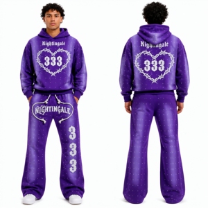 Conjunto de Sudadera con Capucha y Pantalones Deportivos para Hombre, Personalizado con Bordado Desgastado, Resistente al Viento, Transpirable, con Pedrería, Efecto Deslavado al Sol y Lavado Ácido - Product Image 1
