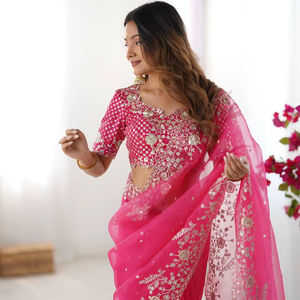 Sari de designer Bollywood en soie organza épaisse, longueur ras du sol, séchage rapide, broderie élégante de fils et de sequins, idéal pour les fêtes, mariages et occasions spéciales. - Product Image 1