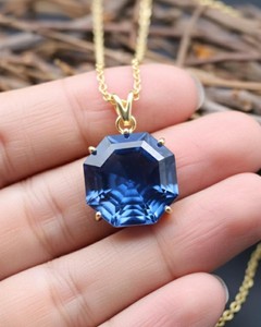 จี้สร้อยคอรูปทรงแปดเหลี่ยมไพลินสีน้ำเงินแบบเรียบง่าย เครื่องประดับคริสตัล ของขวัญประจำเดือนเกิดเดือนกันยายนสำหรับผู้หญิง เครื่องประดับสุดหรู - Product Image 2