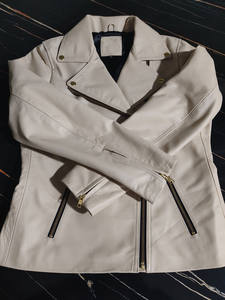 Chaqueta Varsity de Piel de Oveja Auténtica Personalizada para Mujer, al por Mayor, Calefactable, Transpirable, Resistente al Viento, para Invierno, de Fabricante - Product Image 3