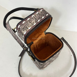 Estuche de tocador de viaje OEM ODM Factory, organizador de maquillaje para mujer, estuche de cosméticos y estuche de tocador de cuero con herramientas manuales para mujer - Product Image 6