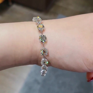 สร้อยข้อมือเพชรเทียมทรงเหลี่ยมเจียระไน 6 มม. รุ่น Iced Jewelz Luxury สำหรับทั้งชายและหญิง ได้รับการรับรองจาก IGI ทอง 10K ดีไซน์หรูหรา เหมาะสำหรับงานแต่งงานและงานเลี้ยง - Product Image 2