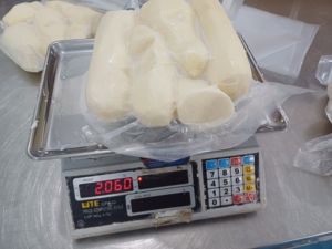 Trozos de Taro Congelados IQF de Origen Vietnamita para Repostería, Sopas, Cocina y Servicio de Alimentos Comercial, Suministro al por Mayor - Product Image 4