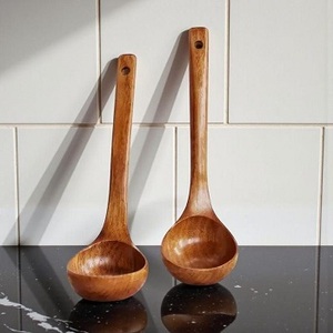 Venta al por mayor de utensilios de cocina antiadherentes con mango ergonómico 2025, juego de cucharas y cucharones de madera de teca natural - Product Image 6