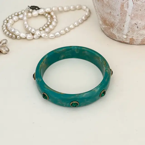 AUREVIA CRAFTS Brazalete Clásico Unisex de Resina Acrílica con Pedrería Turquesa Colorida y Diseño de Canal, Ideal para Fiestas - Product Image 1
