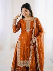 Conjunto de Traje Palazzo Bordado para Mujer con Lentejuelas y Dupatta de Seda - Product Image 6