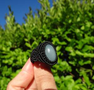 Anillo de Macramé Boho Hecho a Mano con Cabujón Ovalado de Piedra Preciosa Azul Claro Natural, Anillo Ajustable con Cordón Negro, Joyería al por Mayor - Product Image 4