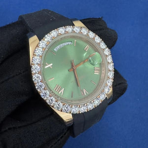 Montre de luxe de style antique en quartz de qualité supérieure, avec diamants moissanite taille ronde de qualité VVS, cadran vert de 20 mm de large, dernière collection unisexe - Product Image 3