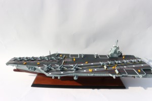 GIA NHIEN CO.LTD เรือบรรทุกเครื่องบิน USS Gerald R Ford CVN 78 แบบจำลองไม้ ของเล่นทำมือ พร้อมใช้งาน งานแกะสลัก ของสะสม - Product Image 3