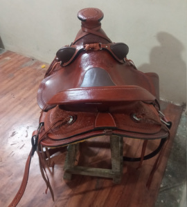 Peaje a mano Western Leather Horse barril Saddle Personalizar Racing Barril Saddle Con cosido a mano a granel - Product Image 4