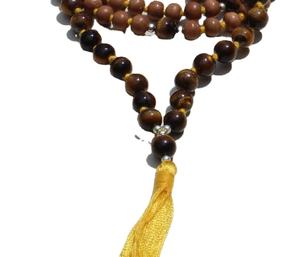 Collar de cuentas de madera de sándalo pulido con ojo de tigre, estilo bohemio indio, hecho a mano, con 108 nudos - Product Image 2