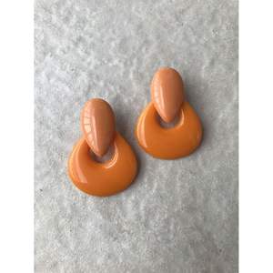 Boucles d'oreilles en résine élégantes, finition brillante, design moderne, structure durable, fournitures de perlage de luxe, conçues par des artisans expérimentés - Product Image 2