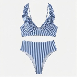 ชุดบิกินี่ลายทางสำหรับผู้หญิง สีฟ้าขาว ชุดว่ายน้ำสองชิ้นพร้อมเสื้อทรงสามเหลี่ยมและกางเกงทรงฮิปสเตอร์ - Product Image 1