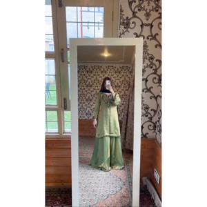 Conjunto de traje de fiesta de trabajo de secuencia de bordado pesado para mujer con diseño elegante - Product Image 2