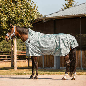Couverture de cheval en tissu de coton respirant et imperméable de haute qualité pour le dressage, toutes saisons, avec 4 sangles de fixation - Product Image 1