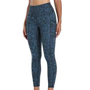 Nuevas llegadas: Leggings ajustados sin costuras con logo personalizado para mujer, cintura alta, sexys, para gimnasio, fitness y yoga, en venta, servicio OEM. - Product Image 5