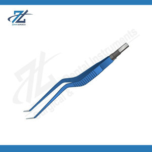 Pinzas Bipolares Anguladas Tipo Bayoneta Europeas Premium, Punta Fina de 0.7mm, Aisladas, Reutilizables, de Acero Inoxidable, Manuales, Certificadas CE, Quirúrgicas - Product Image 2