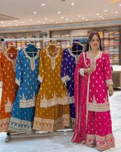 Ensemble Lehenga Choli brodé lourd avec travail de sequins, Lehenga de créateur pour mariée avec Dupatta, pour mariage et soirée - Product Image 6