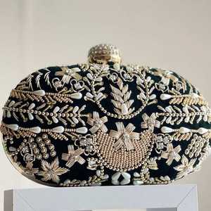 Pochette de soirée brodée de créateur, élégante et abordable, faite à la main pour femmes, idéale pour mariages, fêtes et festivals - Product Image 4