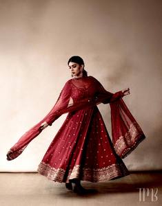 Red <b>Colour</b> Gown <b>Set</b> for Women Elegant Ethnic Wear with Dupatta Perfect for Wedding Festive Party and Special Occasions - Product Image 3