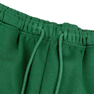 Shorts de compression personnalisés pour hommes - Vêtements de sport à motif uni, respirants et écologiques, taille haute, fabriqués au Pakistan - Product Image 3