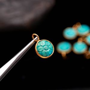 Colgante de piedra preciosa tallada a mano con flor de turquesa azul AAA, dije de plata de ley 925 con piedra turquesa para fabricación de joyas al por mayor - Product Image 6