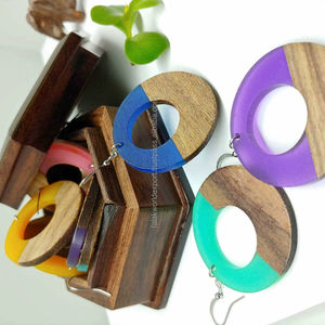 Boucles d'oreilles en résine à la mode pour femmes bijoux mode luxe boucles d'oreilles en gros en vrac de Falak World Export - Product Image 1