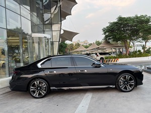 BMW 760i xDrive Usado 2025 - Product Image 2