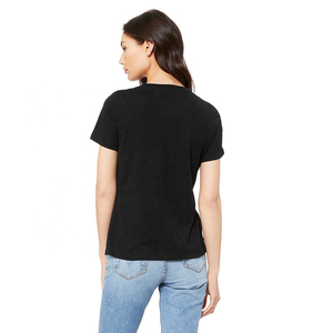 Tops unis polyvalents qui se marient facilement avec des jupes en jean et des shorts pour des t-shirts confortables à col en V pour femmes. - Product Image 2