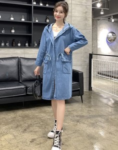 Chaqueta vaquera larga informal Y2K para mujer, con capucha, estilo gabardina, holgada, extragrande, lavado medio, cortavientos, con botones y aberturas laterales, estilo urbano. - Product Image 4