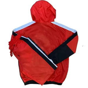 Conjunto de Pantalones Cortos y Chaqueta de Nailon de 2 Piezas Personalizado para Hombre, Traje Deportivo Cortavientos de Alta Calidad Sudadera con Capucha y Pantalones Cortos de Estilo Urbano OEM - Product Image 2