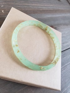 Brazaletes de Resina en Stock, Listos para Envío, Acabado Sólido, Venta al por Mayor Directa de Fábrica, Brazaletes de Resina Personalizados - Product Image 4