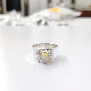 Bague en argent avec pierres précieuses d'opale éthiopienne Bague en argent avec pierres précieuses à bas prix - Product Image 1