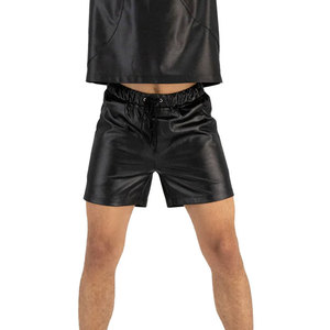 กางเกงขาสั้นหนังผู้ชายรุ่นใหม่สวมใส่สบาย ระบายอากาศได้ดี ผ้าฝ้ายสีพื้น เอวกลาง กางเกงขาสั้นหนัง PU สำหรับผู้ชาย - Product Image 1