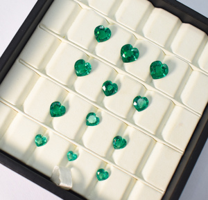 Zambian Emerald Heart Cut Vivid Green Lab Created Emerald Loose Gemstone with Visible Inclusions All Calibrated Sizes - Product Image 3