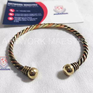 Bracelet magnétique en cuivre fait main, design religieux traditionnel et moderne, fabriqué en Inde, éco-responsable, luxueux - Product Image 1