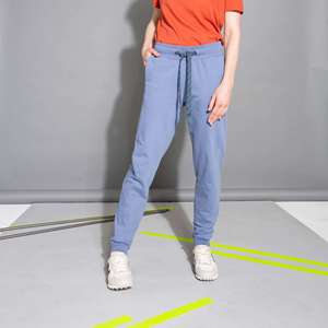 Pantalon de jogging slim fit à jambe fuselée, idéal pour le sport, la gym, la course à pied, le fitness et les tenues décontractées. - Product Image 1