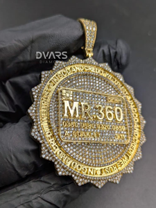 จี้สร้อยคอผู้ชายแบบ Iced Out พร้อมเพชรเทียมผ่านการทดสอบ  จี้สลักโลโก้ตามสั่ง เงินแท้ S925  จี้เพชรโมอิสซาไนต์สลักชื่อตามสั่ง - Product Image 4