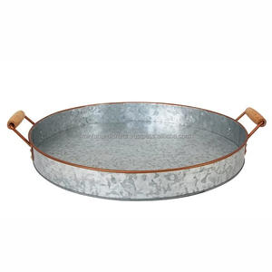 Bandeja de servicio de metal galvanizado ovalado con moldura de óxido y mango de metal para un tamaño perfecto para servir su comida y bebida favorita - Product Image 6