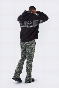 เสื้อฮู้ดดี้ผ้าฝ้าย 100% แบบสั่งทำขายส่ง ขนาดใหญ่พิเศษ พร้อมตะเข็บตัดสี ดีไซน์ไหล่ตก ระบายอากาศได้ดี สำหรับฤดูใบไม้ร่วง รับผลิตแบบ OEM ขายส่ง - Product Image 3