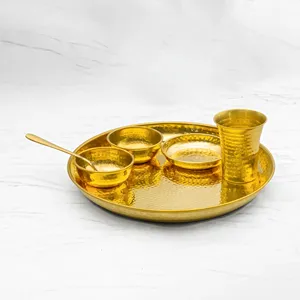 Assiette de cuisine indienne traditionnelle, thali, repas festif, bols ronds en métal, cuillère, verre, culture, célébrations. - Product Image 6
