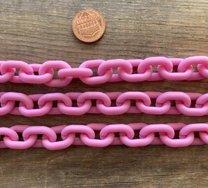 Art en résine décoratif. Nouvelle conception colorée de maillons de chaîne en résine, grandes et petites tailles disponibles, et personnalisation du logo par RNC. - Product Image 1