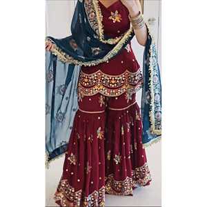 Ensemble de vêtements de fête pour femmes design avec broderie lourde Top Sarara Dupatta - Product Image 4