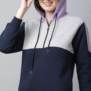 Ensemble de survêtements en polyester pour femmes, vêtements de sport à séchage rapide, tenue de sport pour la salle de gym, logo personnalisé, vêtements de sport pour l'entraînement, survêtement pour femmes - Product Image 4