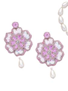 Collection de boucles d'oreilles brodées chic et colorées Fils rayonnants Boucles d'oreilles multicolores audacieuses Designs éblouissants: Boucles d'oreilles brodées - Product Image 2