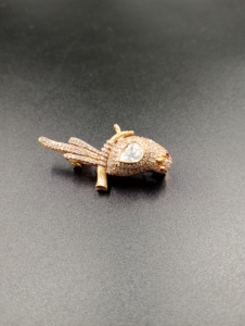 Broche de luxe en argent 925 avec diamant, motif paon et nœud papillon, sertie pavé, pierre centrale taille poire, bijoux fins unisexe pour usage quotidien - Product Image 3