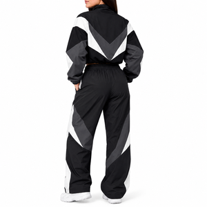 Ensemble survêtement coupe-vent court pour femme, veste en nylon à empiècements contrastants noir et blanc, pantalon large, personnalisable, marque privée, vente en gros - Product Image 2